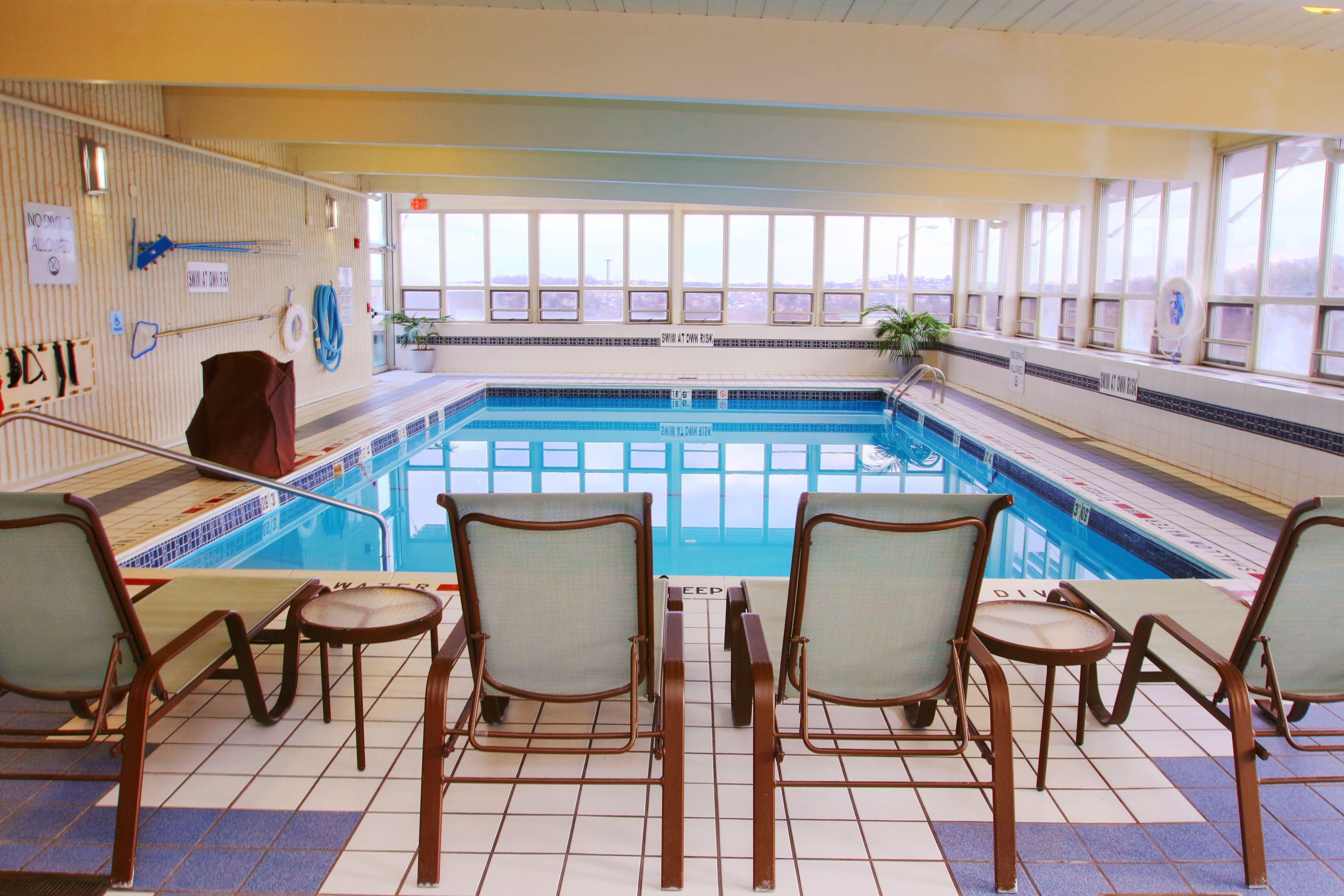 Holiday Inn Express Pittsburgh West - Greentree, An Ihg Hotel Crafton Eksteriør billede