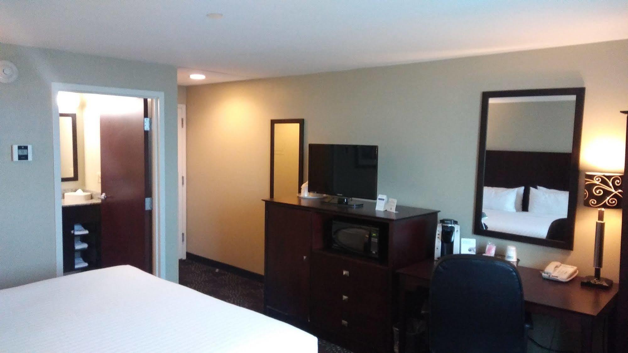 Holiday Inn Express Pittsburgh West - Greentree, An Ihg Hotel Crafton Eksteriør billede