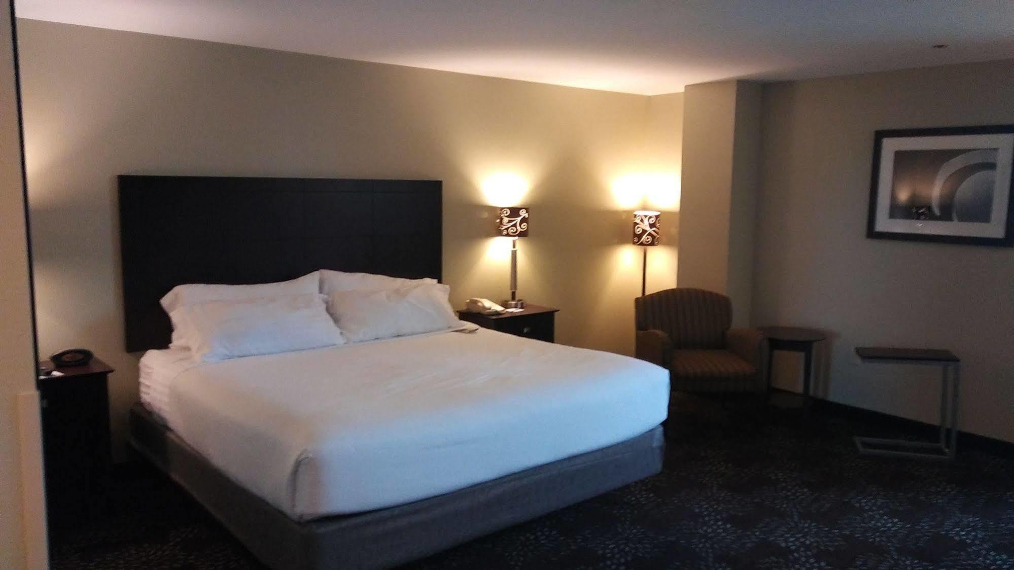 Holiday Inn Express Pittsburgh West - Greentree, An Ihg Hotel Crafton Eksteriør billede