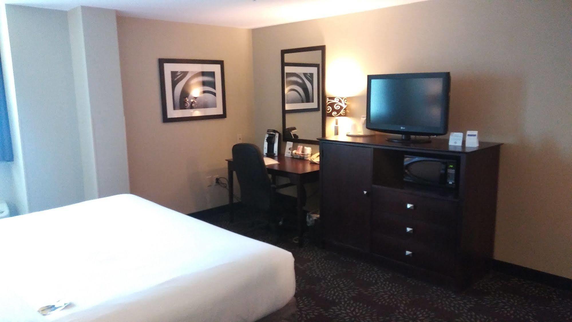 Holiday Inn Express Pittsburgh West - Greentree, An Ihg Hotel Crafton Eksteriør billede